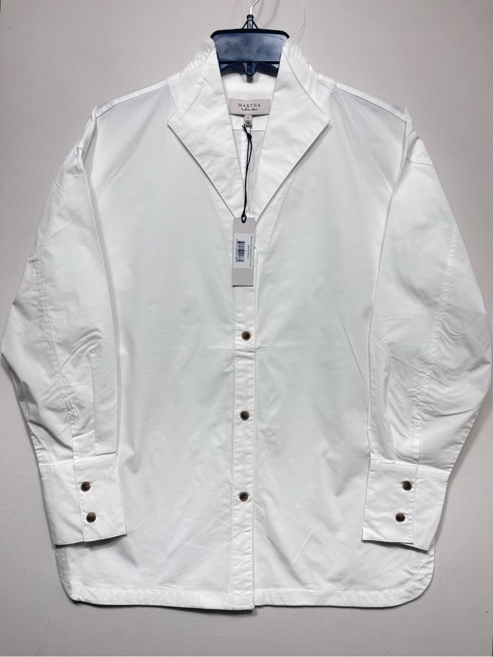 Martha Stewart the relaxed classic fit white Button-Down Shirt 100% cotton nwt